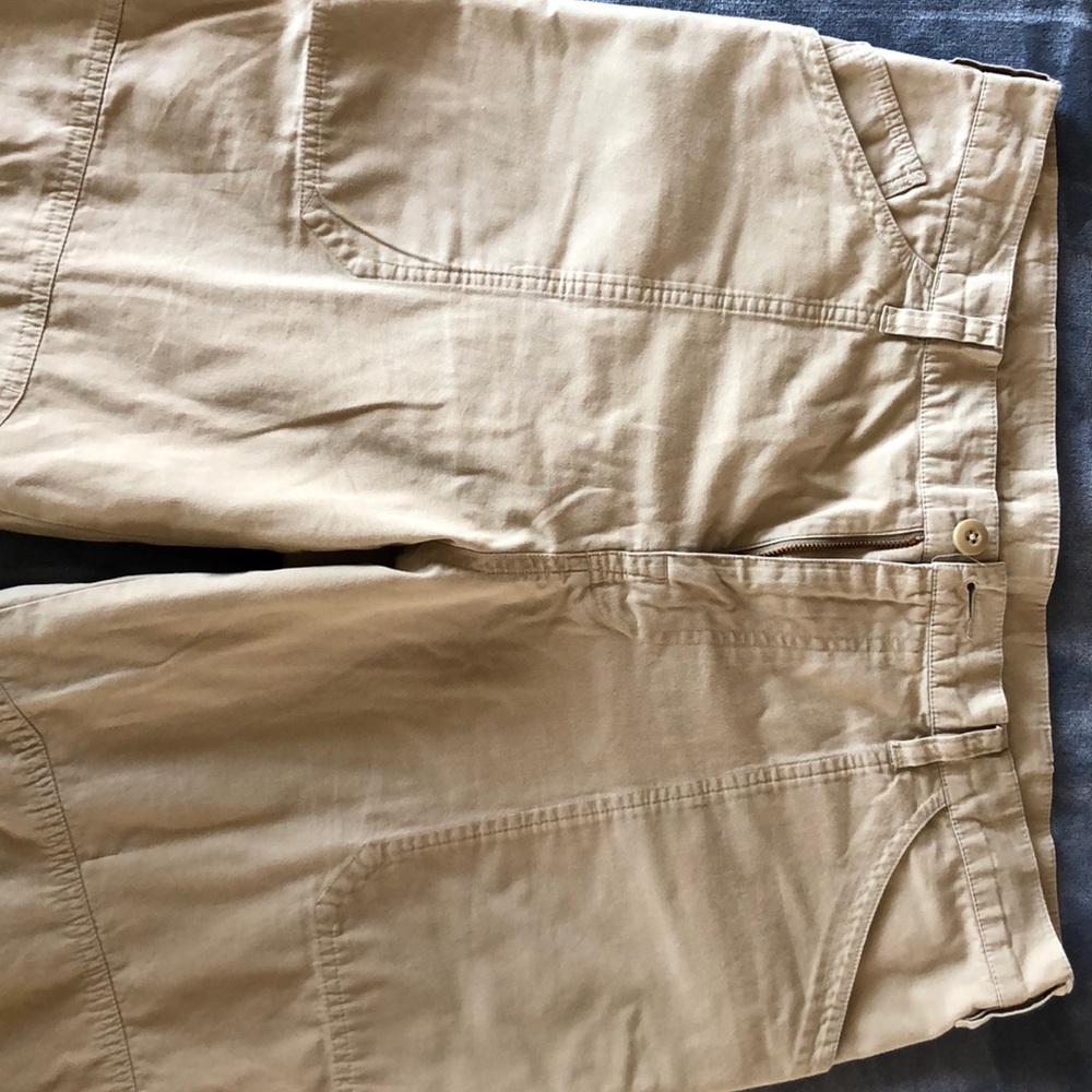 Patagonia Cord khakis sized 35
